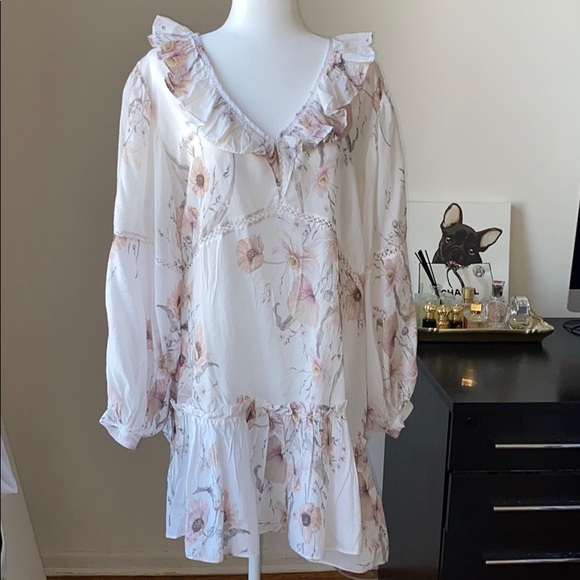 H&M Dresses & Skirts - H&M White Floral Long Sleeve Shift Dress with Ruffles